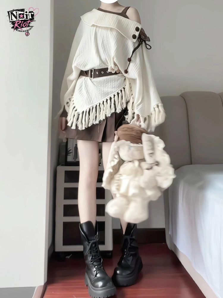 Tassel Fringe Trim - ชุดเซ็ต 2 ชิ้นสไตล์วินเทจญี่ปุ่นแบบโมริเคอิสำหรับผู้หญิง เสื้อถักเปิดไหล่แต่งชายพู่ พร้อมกระโปรงมินิสเกิร์ตพลีทสีน้ำตาลวินเทจ ลุคสบายๆ