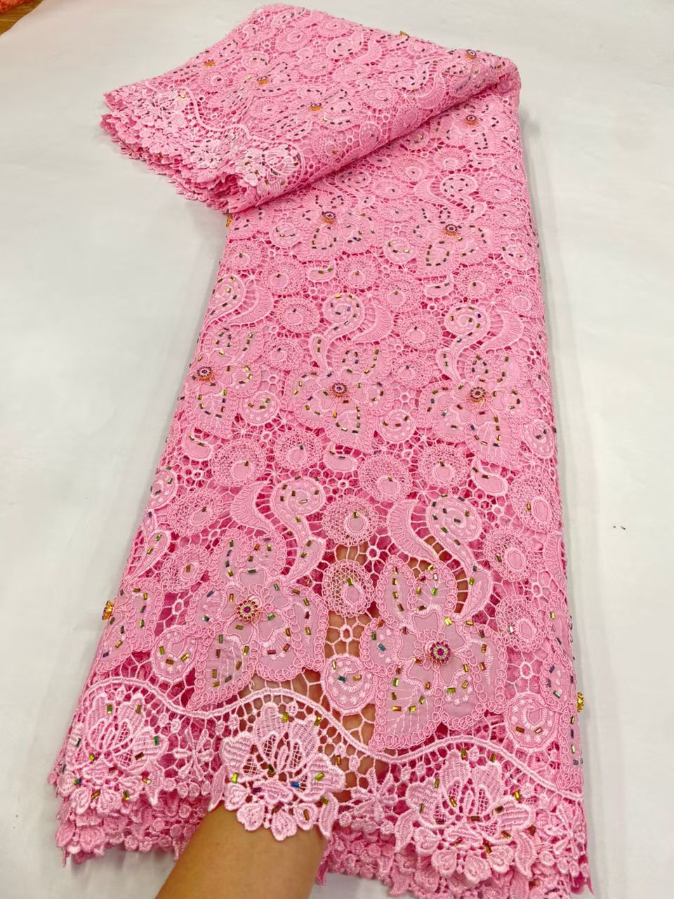 ผ้าลูกไม้กูว์ปัวร์ลายล่าสุด ผ้ - Crystal Mesh Fabric บทวิจารณ์และราคา